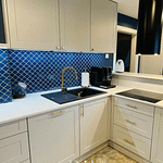 kuchnia_biały_niebieski_realizacja_projektu